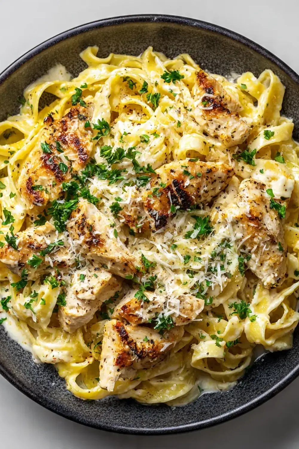 Creamy Garlic Parmesan Chicken Fettuccine Skillet